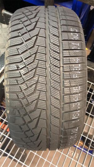 215/45R16 90V SAILUN ICE BLAZER ALPINE EVO 1 XL
